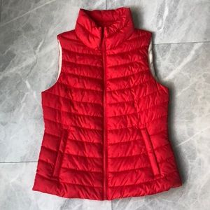 Gap Women’s Puffer Vest